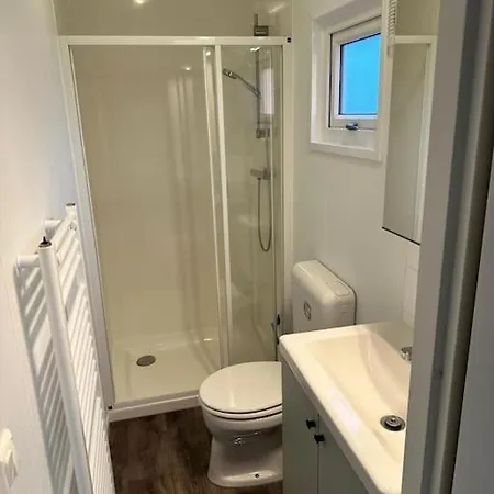 シャレー Vakantiehuisje Met Riante Tuin
