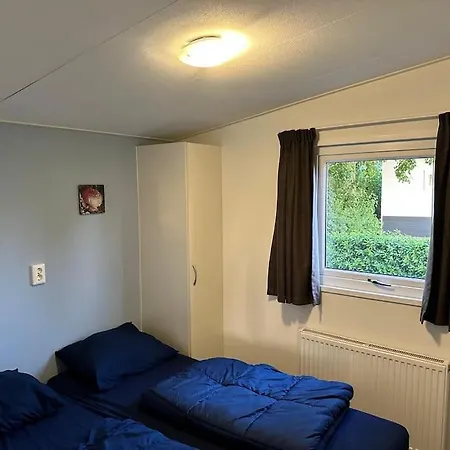 Vakantiehuisje Met Riante Tuin シャレー *
