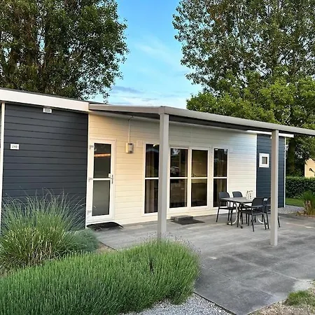 Vakantiehuisje Met Riante Tuin